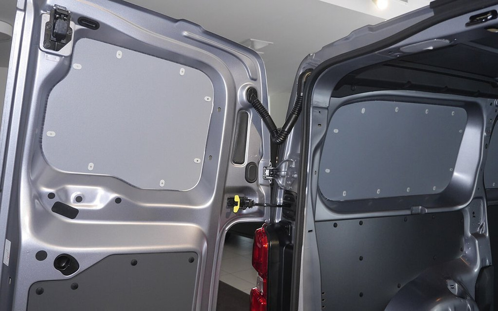 Laderaumverkleidung für Opel Vivaro Furgon L3 - Version 5